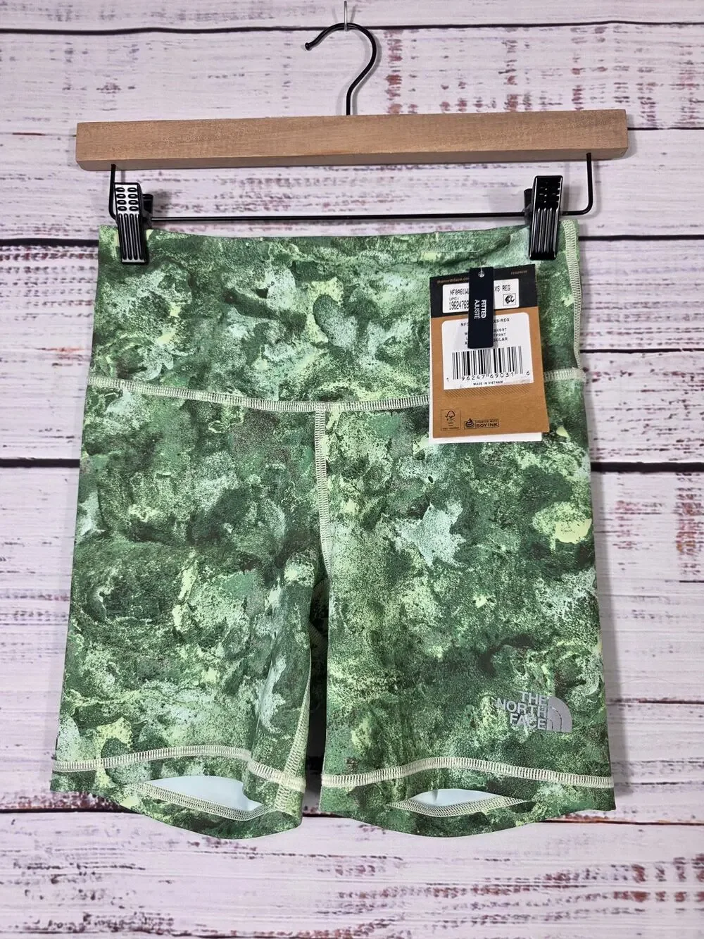 The North Face Women's Elevtn Bike Shorts XS Green Camouflage Print NWT Camo
